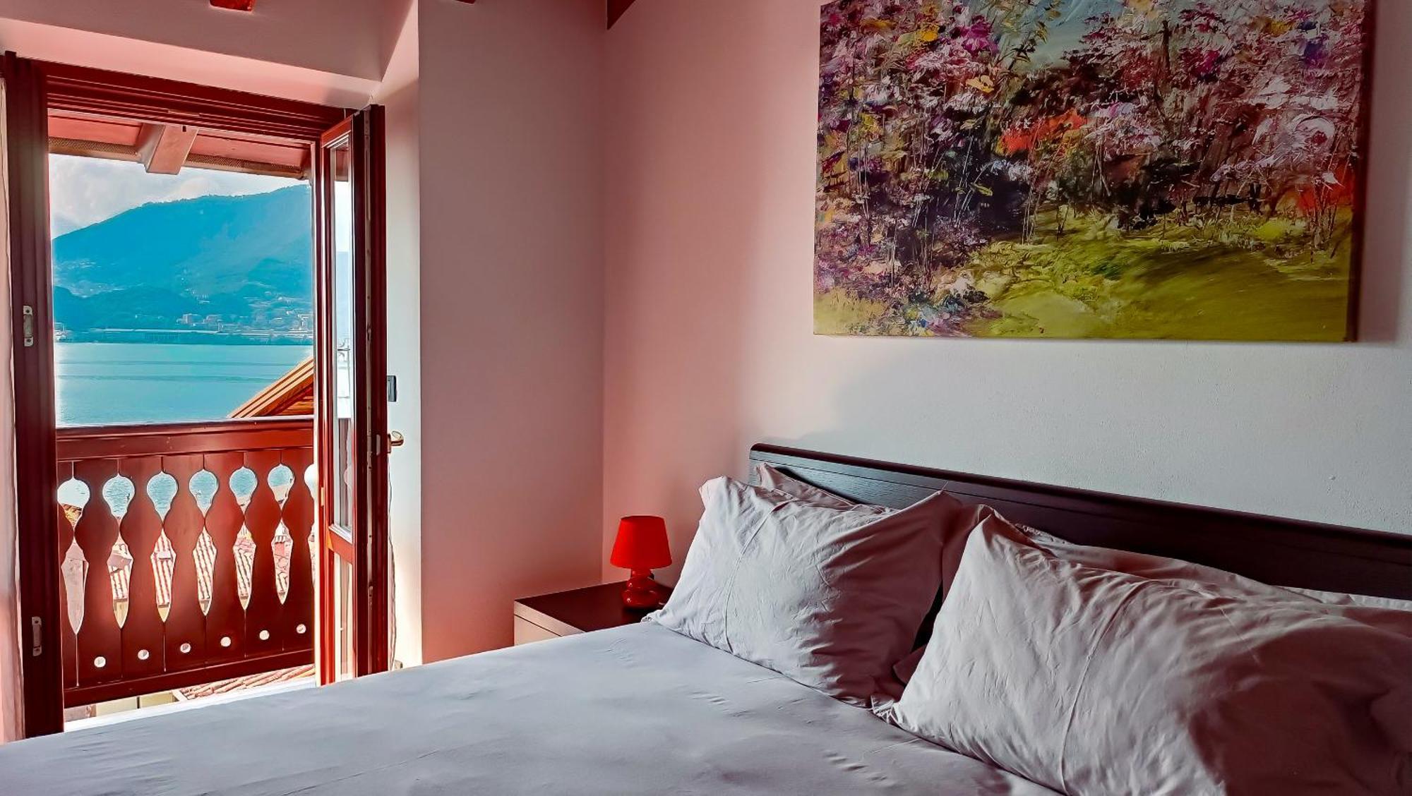La Casa Sulla Roccia Hotel Pisogne Luaran gambar