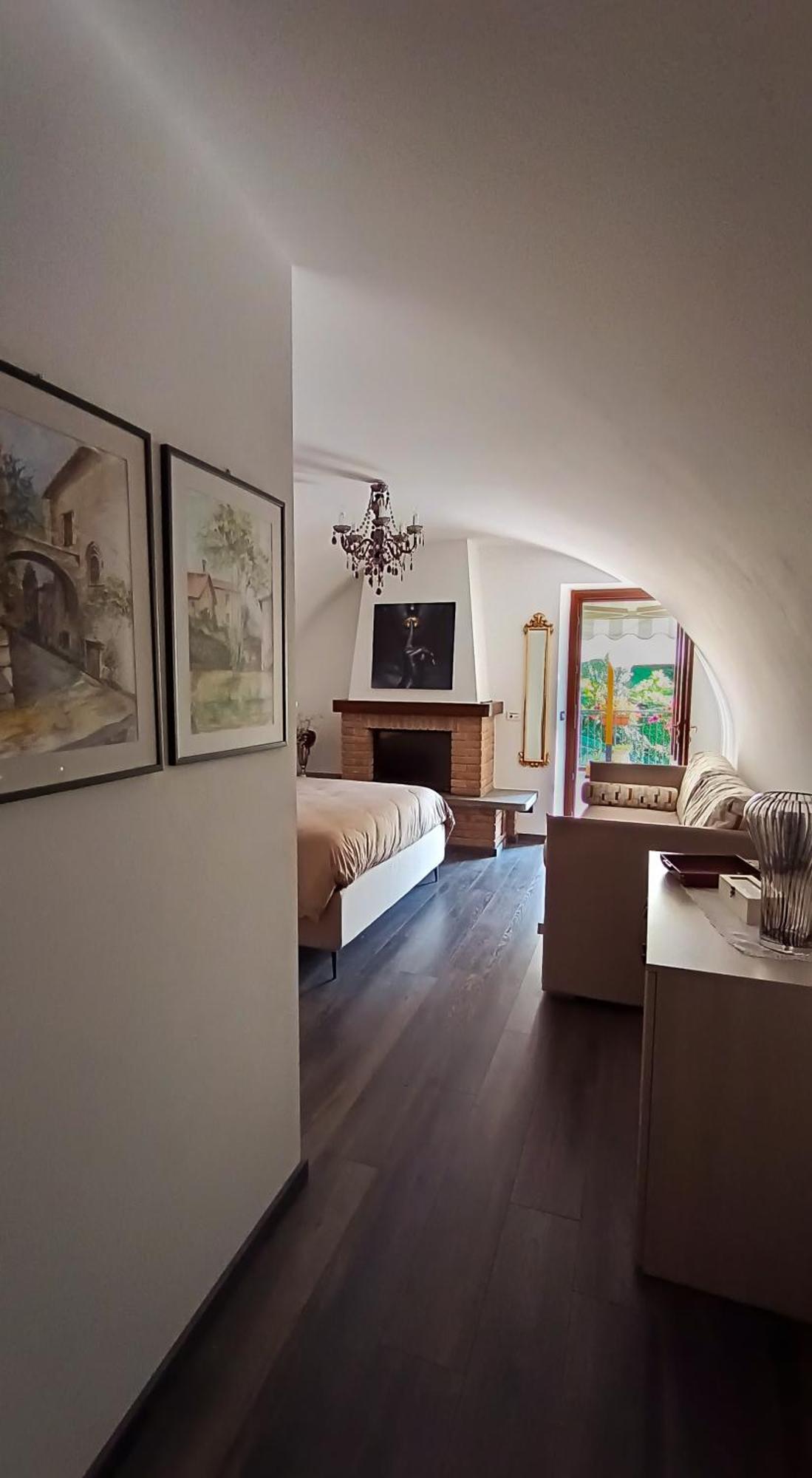 La Casa Sulla Roccia Hotel Pisogne Luaran gambar