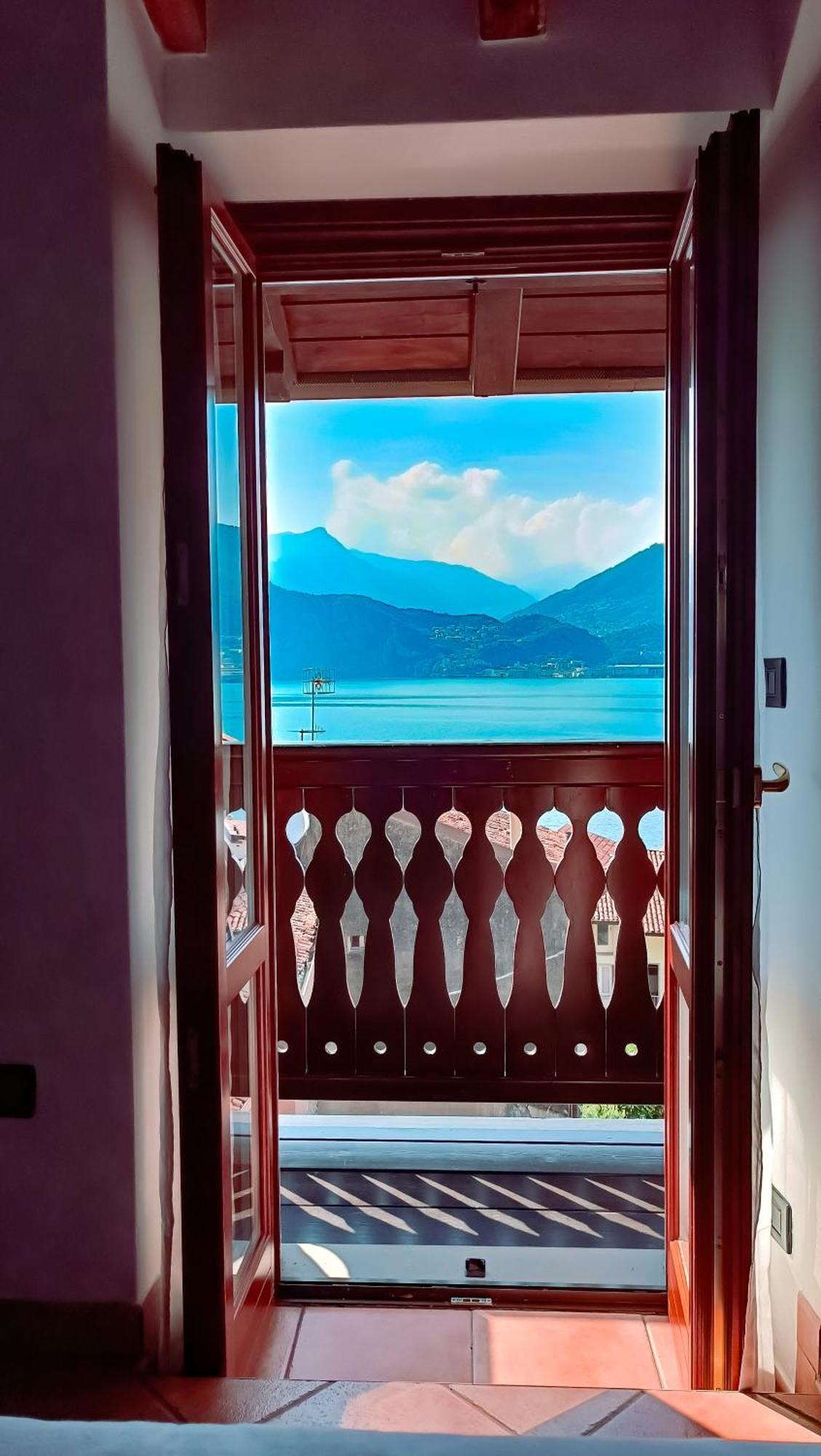 La Casa Sulla Roccia Hotel Pisogne Luaran gambar
